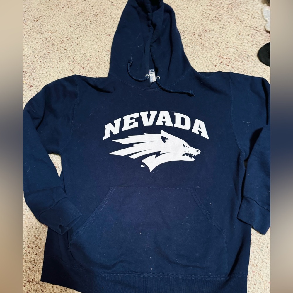 Wolf Pack UNR university of Nevada 
Reno hooded authentic sweatshirt like new